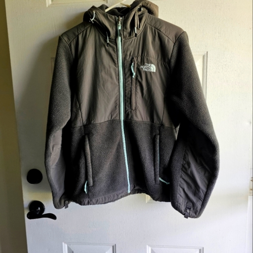 The North Face Womens Dark Gray  Denali Jacket With Hood - Picture 5 of 16